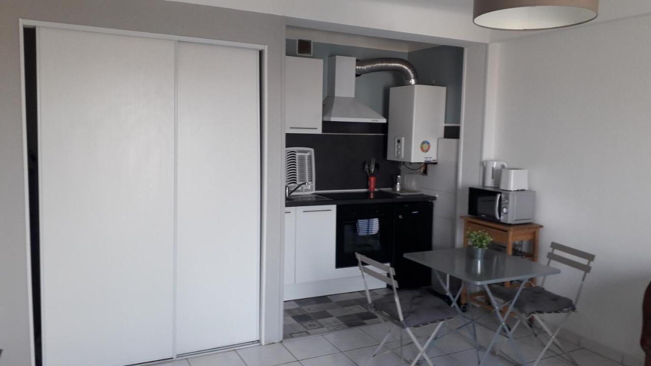 Residence D'Anjou - Grand Studio Avec Balcon Et Parking Privatif Perpignan Luaran gambar