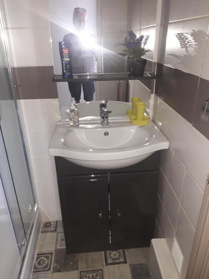 Residence D'Anjou - Grand Studio Avec Balcon Et Parking Privatif Perpignan Luaran gambar