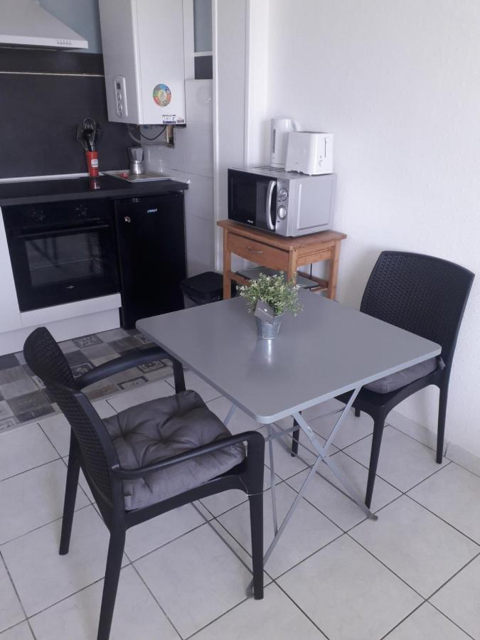 Residence D'Anjou - Grand Studio Avec Balcon Et Parking Privatif Perpignan Luaran gambar
