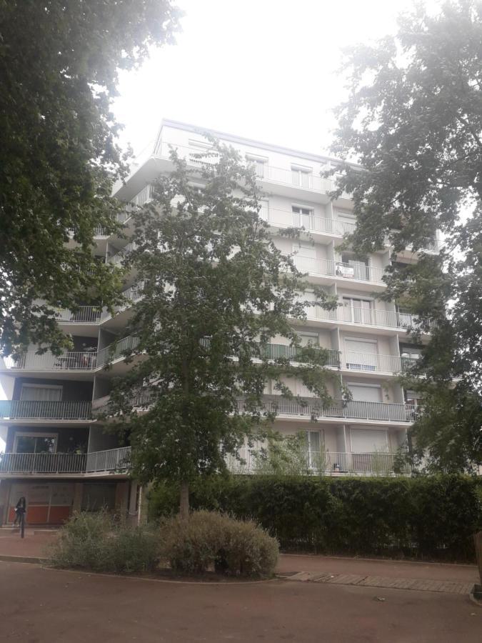 Residence D'Anjou - Grand Studio Avec Balcon Et Parking Privatif Perpignan Luaran gambar