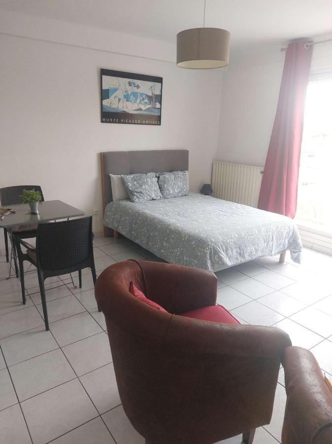 Residence D'Anjou - Grand Studio Avec Balcon Et Parking Privatif Perpignan Luaran gambar