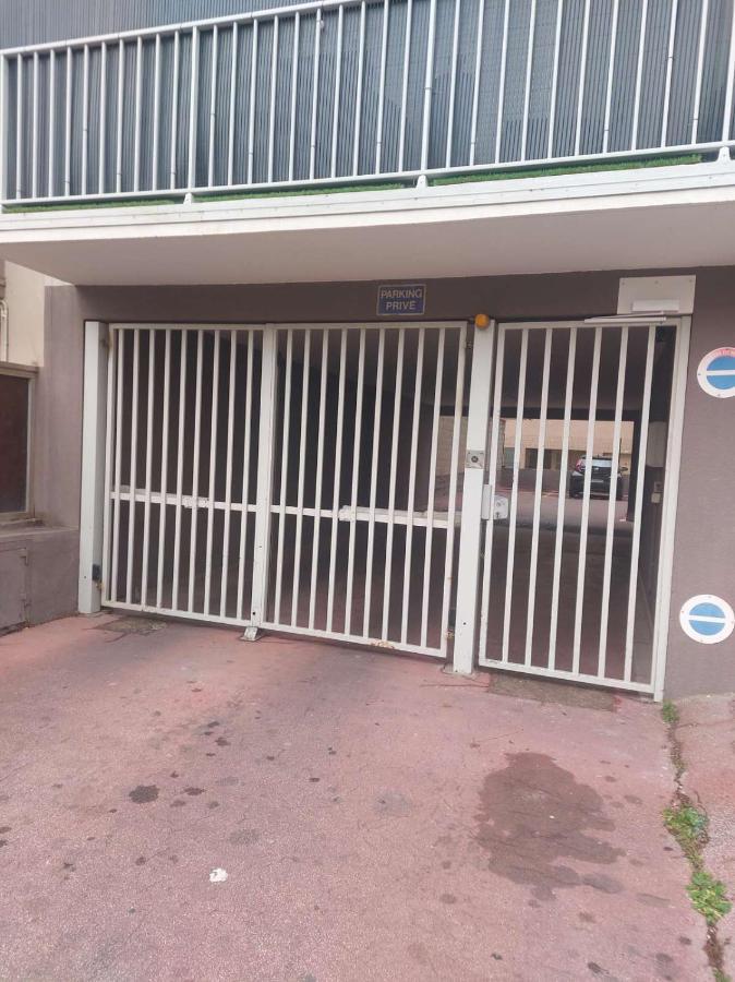 Residence D'Anjou - Grand Studio Avec Balcon Et Parking Privatif Perpignan Luaran gambar